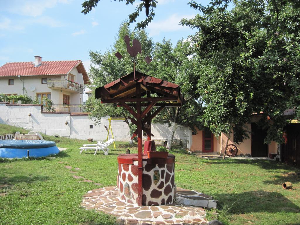 Hadjibulevata Guest House Kovachevtsi Ngoại thất bức ảnh