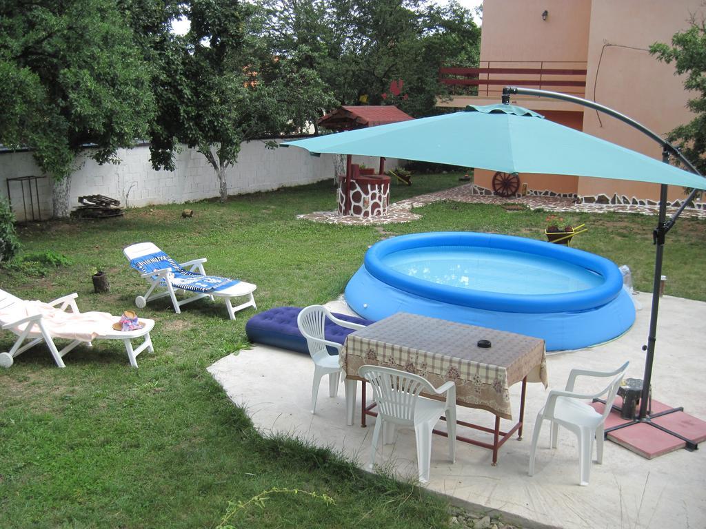 Hadjibulevata Guest House Kovachevtsi Ngoại thất bức ảnh