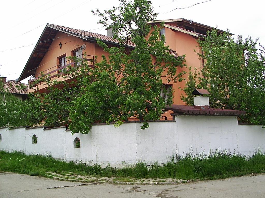 Hadjibulevata Guest House Kovachevtsi Ngoại thất bức ảnh