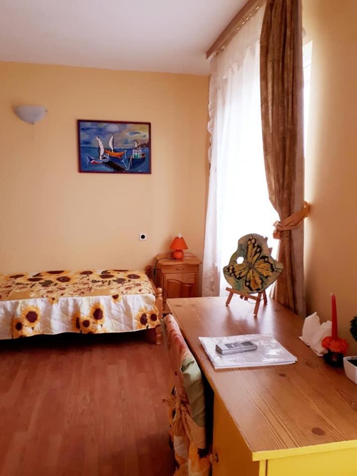 Hadjibulevata Guest House Kovachevtsi Ngoại thất bức ảnh